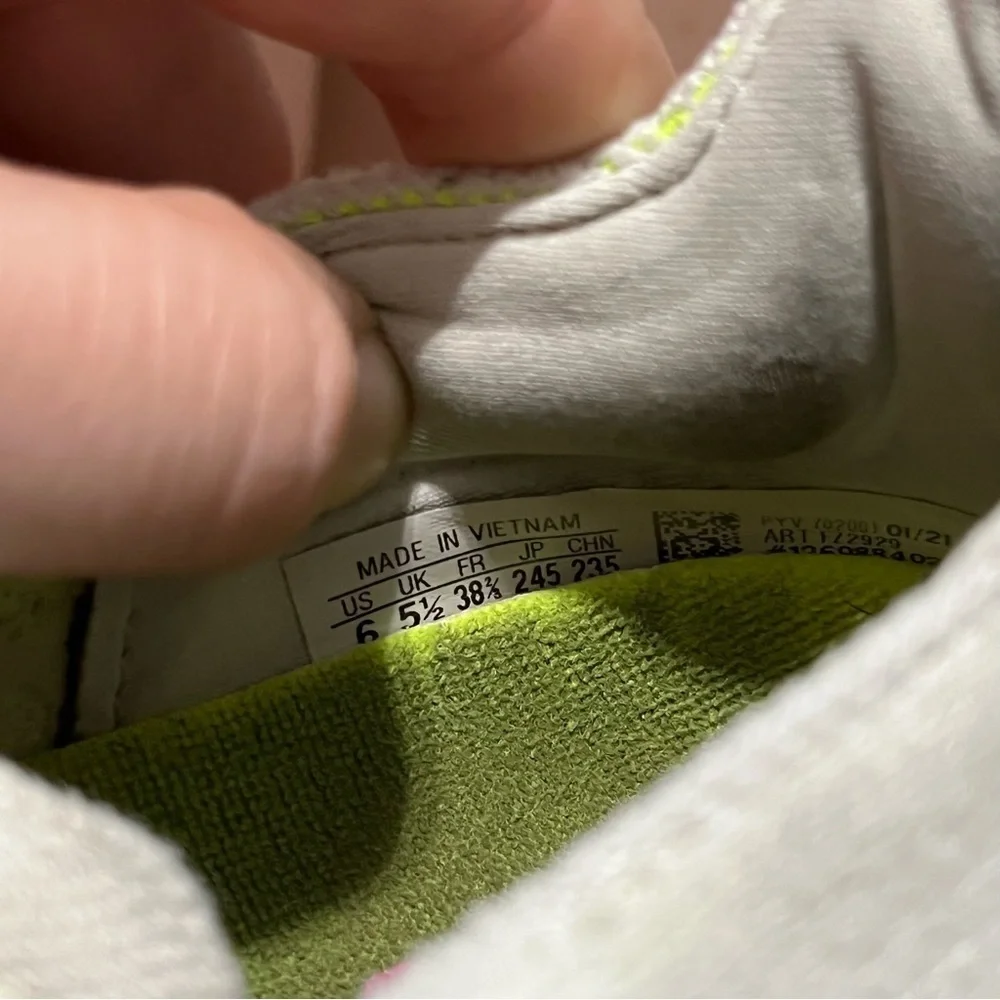 Adidas UltraBoost 21 White Solar Yellow Black Mens Size 6 Women’s Size 8 FY0377